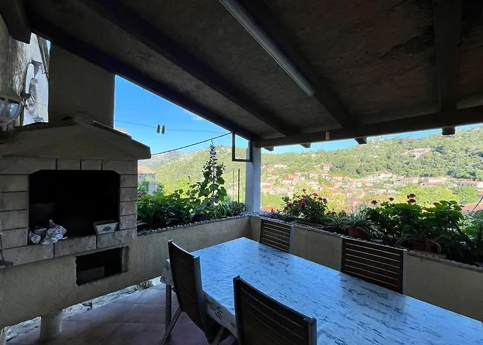 Studio Apartman Ana