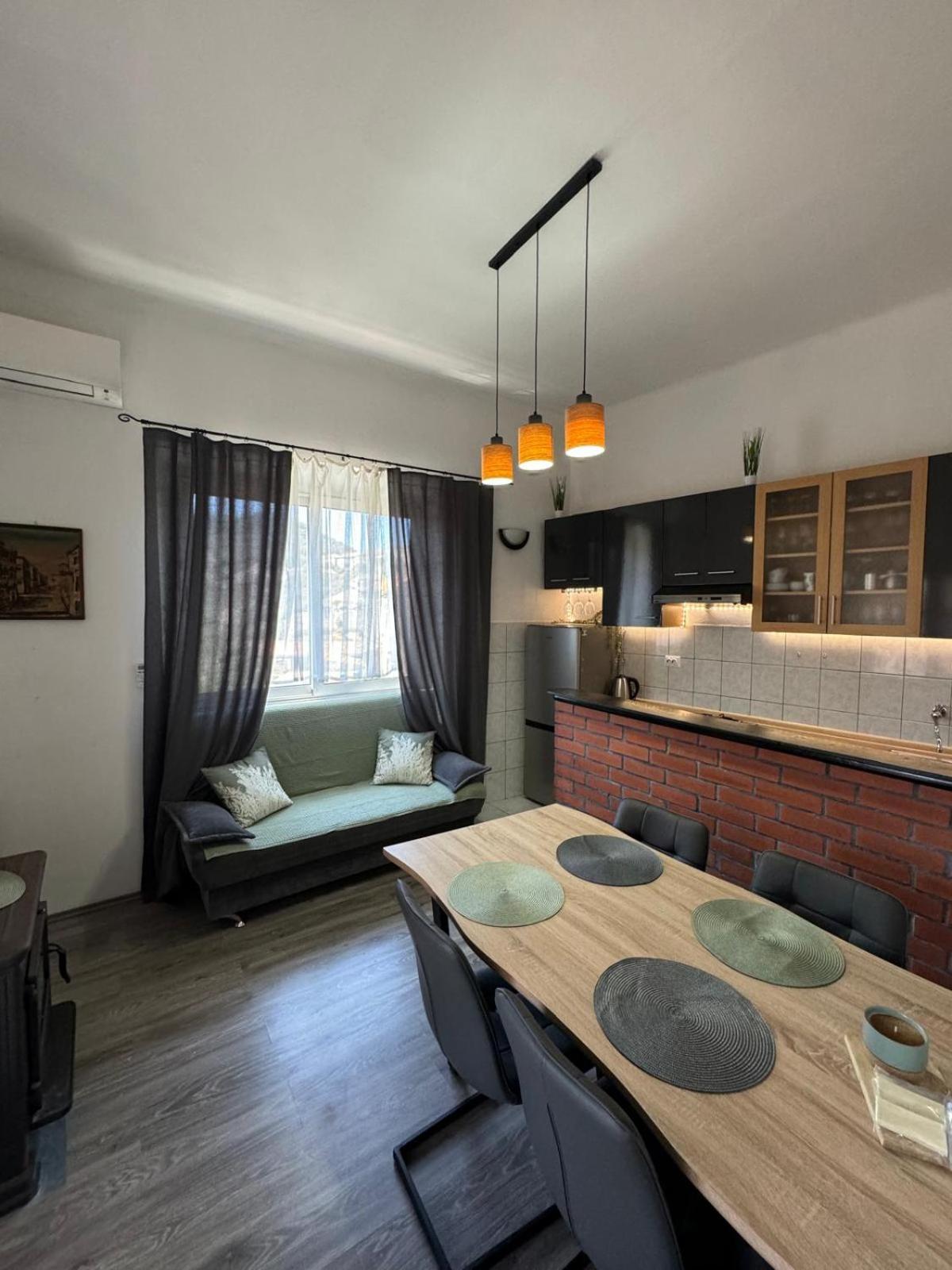Ana Apartman Lastovo